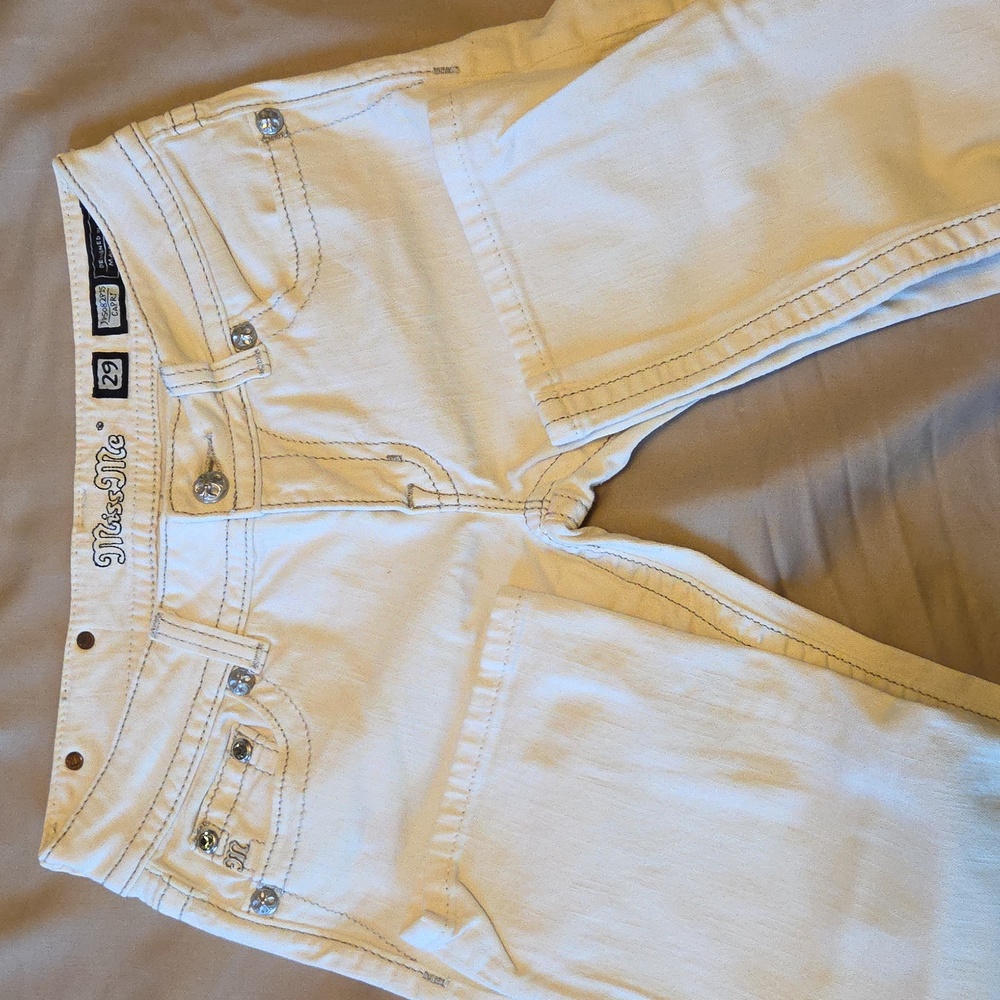 Miss Me Women's Warm White Color Capri Denim Jeans